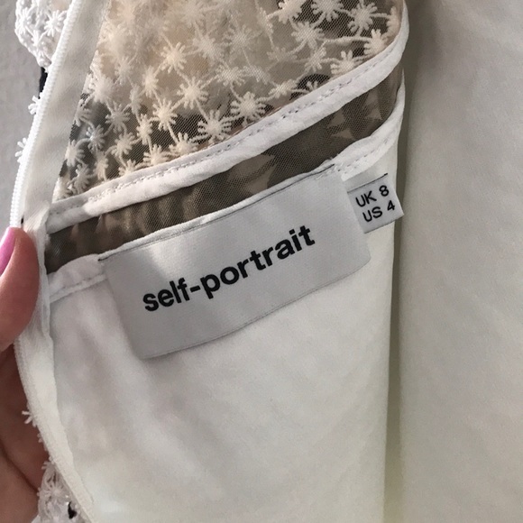 Self-Portrait White and black lace dress - size 4 - Picture 5 of 7